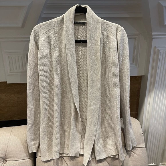 H:  Cyrus Women’s Beige Ribbed Knit Detailing Cardigan Sweater Sz XS - Picture 1 of 8